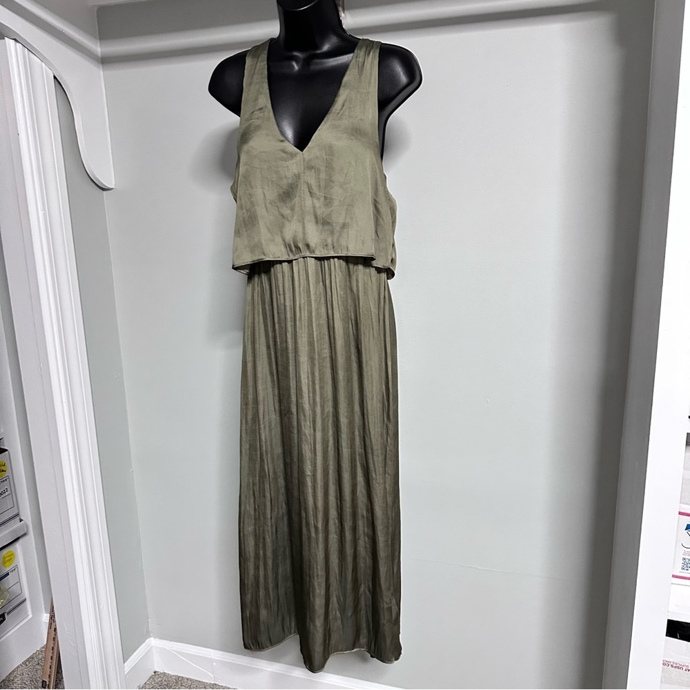 H&M Olive Green Midi Dress Satiny V Neck Sleeveless Pullover Cocktail Dressy 10 - Picture 7 of 9
